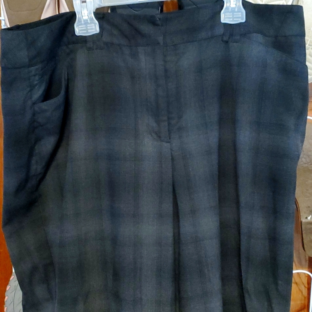 Women's size 18 wide leg Lane Bryant dress pants